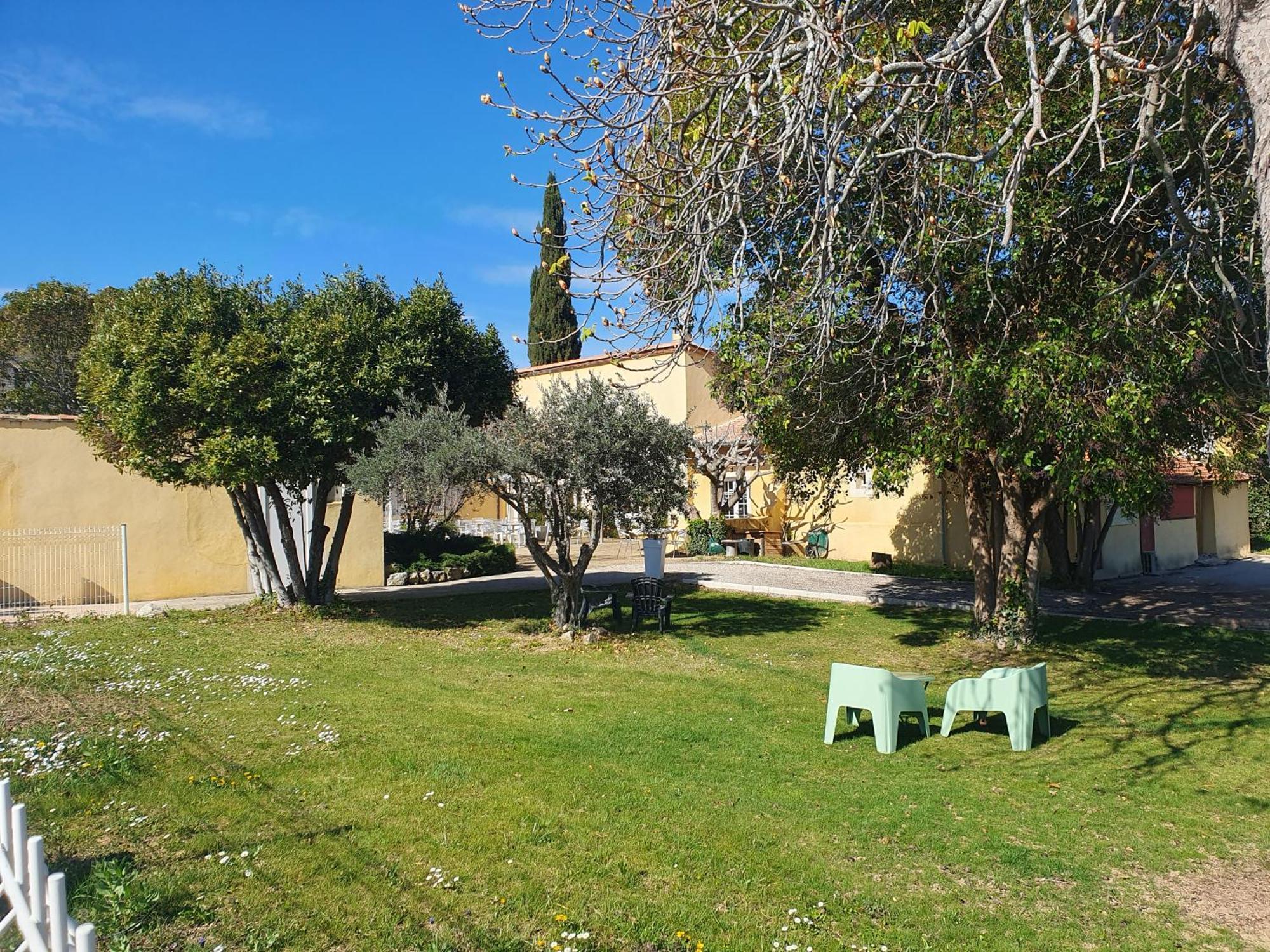 Le Mas Des Quintrands Manosque - Motel De Charme Exterior foto